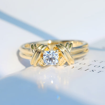 Interwoven Floral Pattern Ring With Golden-plated White Zirconia And Synthetic Gemstones Jewelry From Europe And America