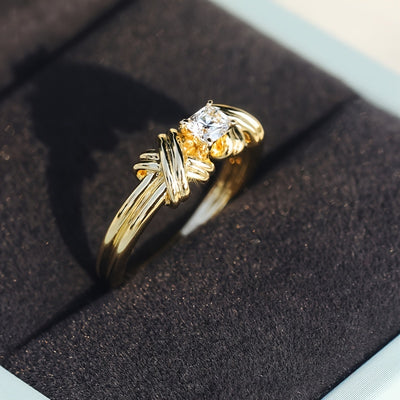 Interwoven Floral Pattern Ring With Golden-plated White Zirconia And Synthetic Gemstones Jewelry From Europe And America