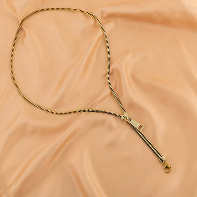 Niche design sense two wear zipper collarbone necklace women's new couple light luxury niche personality sweater chain choker