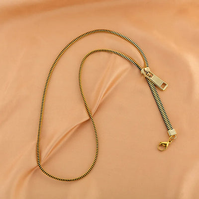 Niche design sense two wear zipper collarbone necklace women's new couple light luxury niche personality sweater chain choker