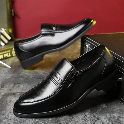High Quality Leather Men Casual Shoes Comfortable Light Men Loafers Formal Men Dress Shoes Breathable Slip on Men Driving Shoes