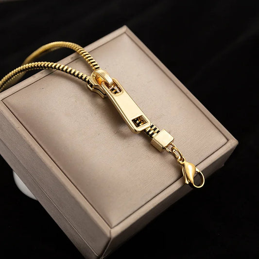 Niche design sense two wear zipper collarbone necklace women's new couple light luxury niche personality sweater chain choker
