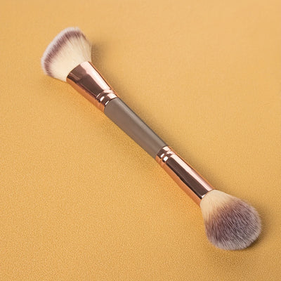 Double-Ended Foundation Makeup Brushes: Perfect for Applying Liquid, Powder, and Concealer!